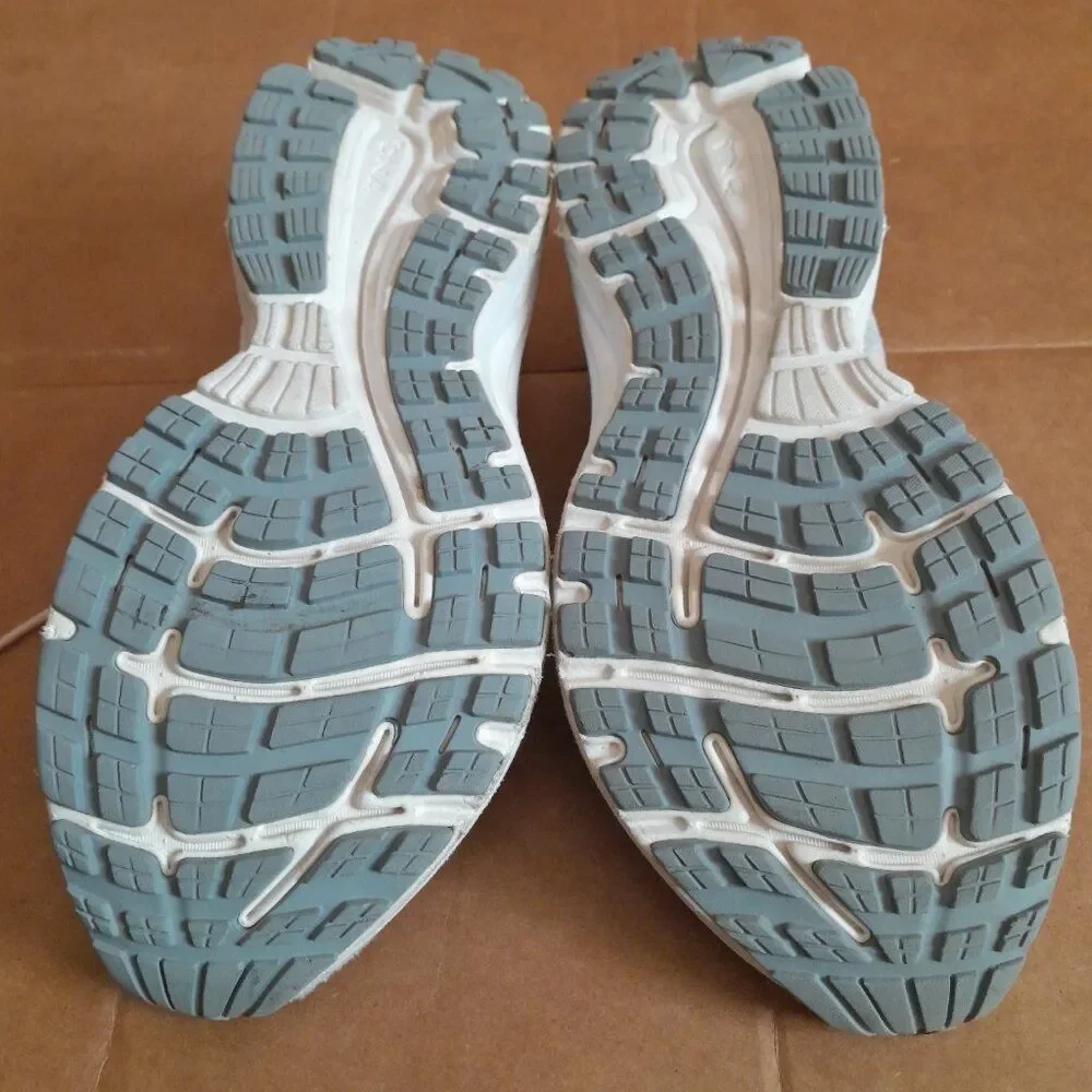 Brooks Anthem 2 Women's Running Shoes 1202931B133 Sneakers Athletic Sze 8.5 Gray